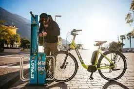 Mobilità sostenibile a Buccinasco, in arrivo 15 colonnine per la manutenzione delle bici