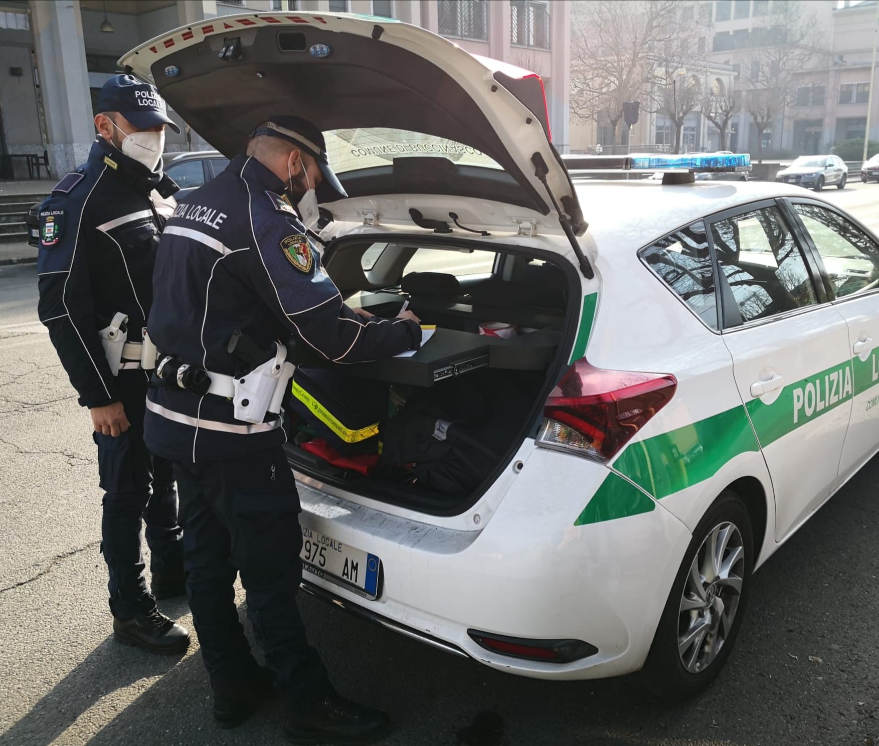 Fugge con una targa rubata, preso dalla Polizia locale di Buccinasco 