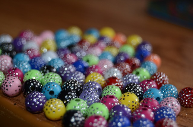 beads-2829676_1920